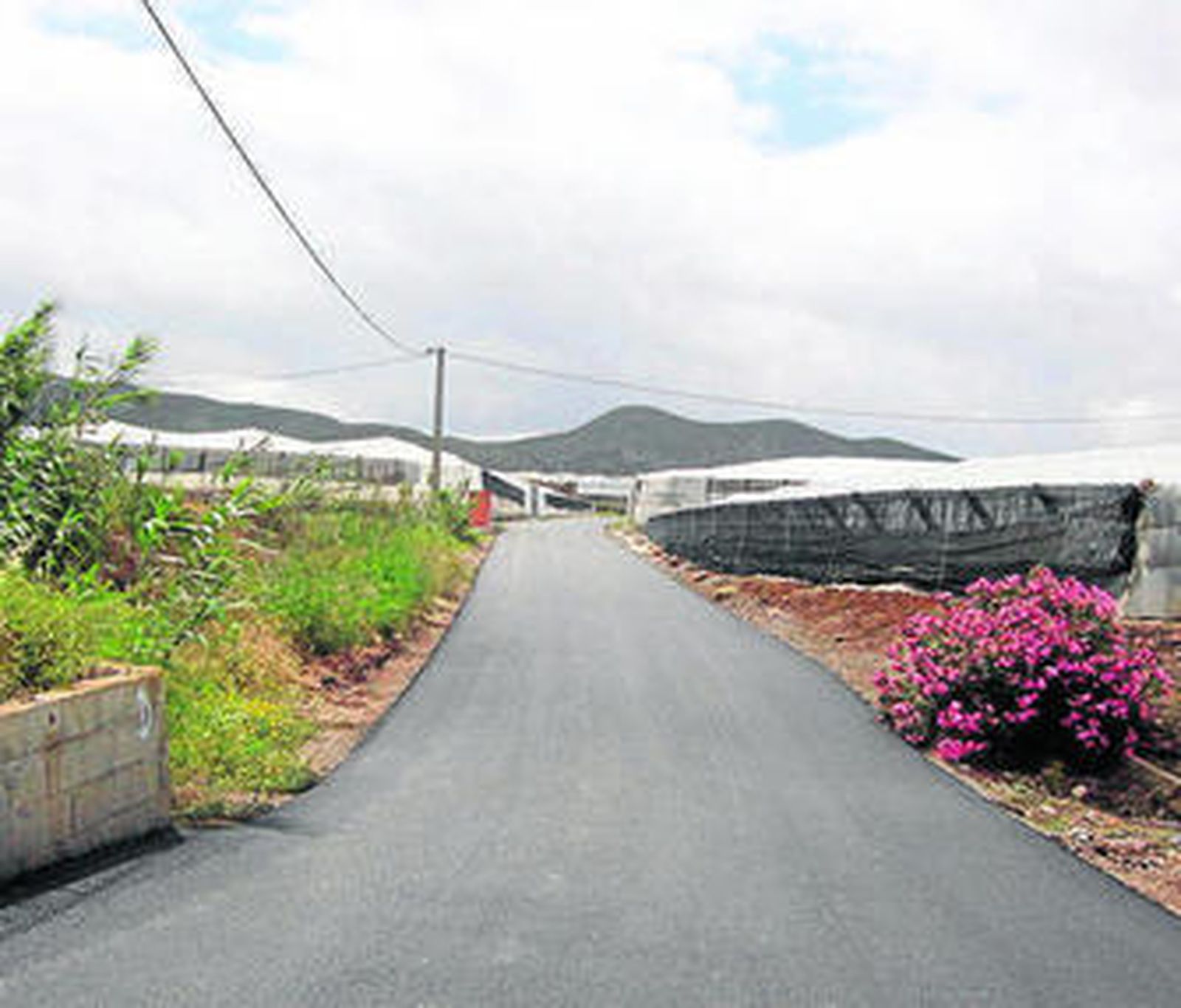 Estado actual del camino a Fuente Escribano tras las obras.