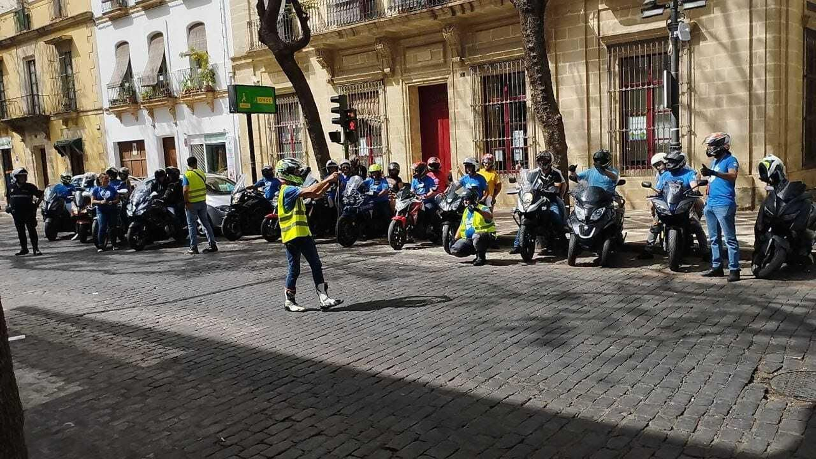 Personas ciegas, en moto por Jerez y el Circuito con Los Viñis