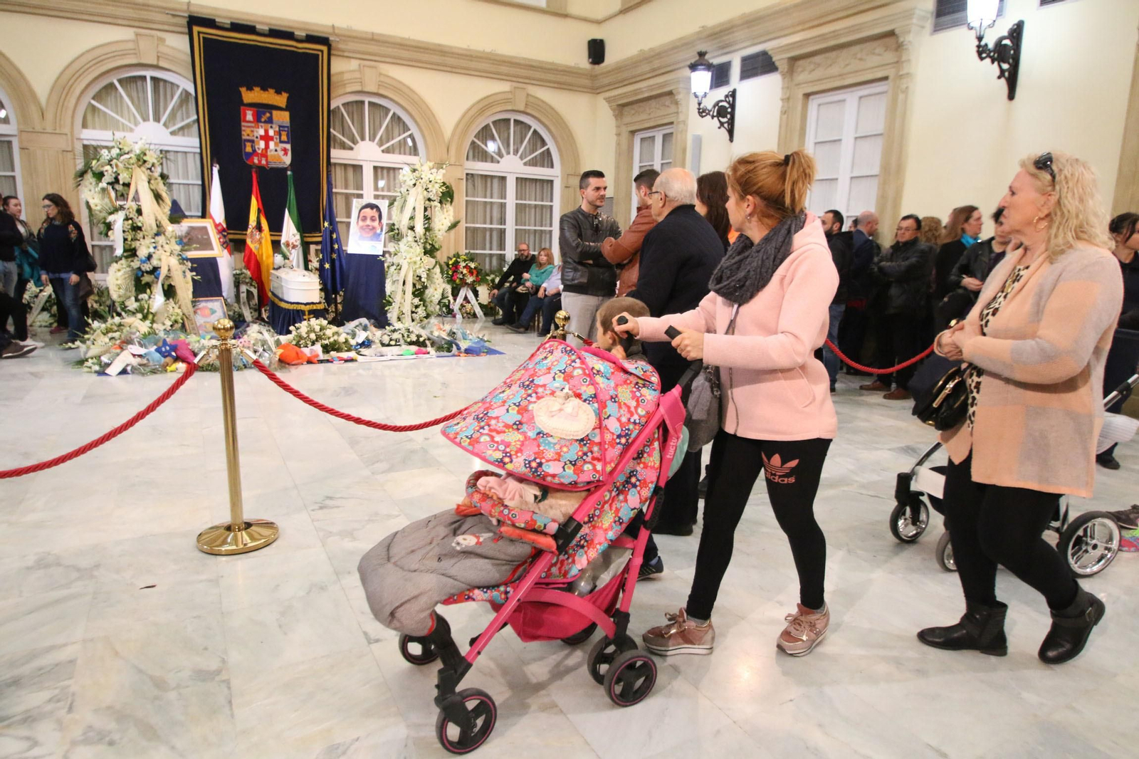 Las imágenes de la capilla ardiente por Gabriel