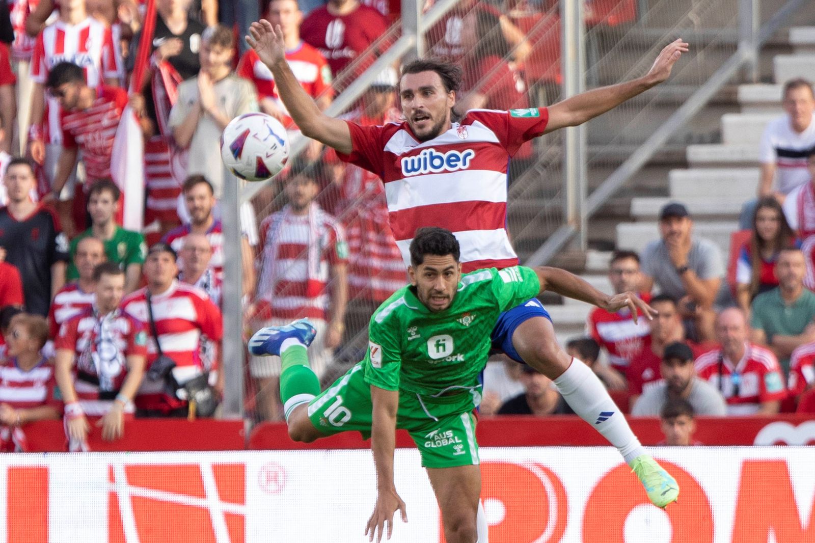 Ignasi Miquel realizó un gran partido ante el Real Betis.