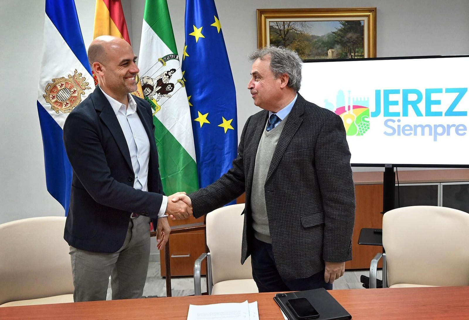 Mariano Osvaldo Silveyra Andreu, CEO de Southern Europe de Fleurop Interflora España, y el edil Antonio Real