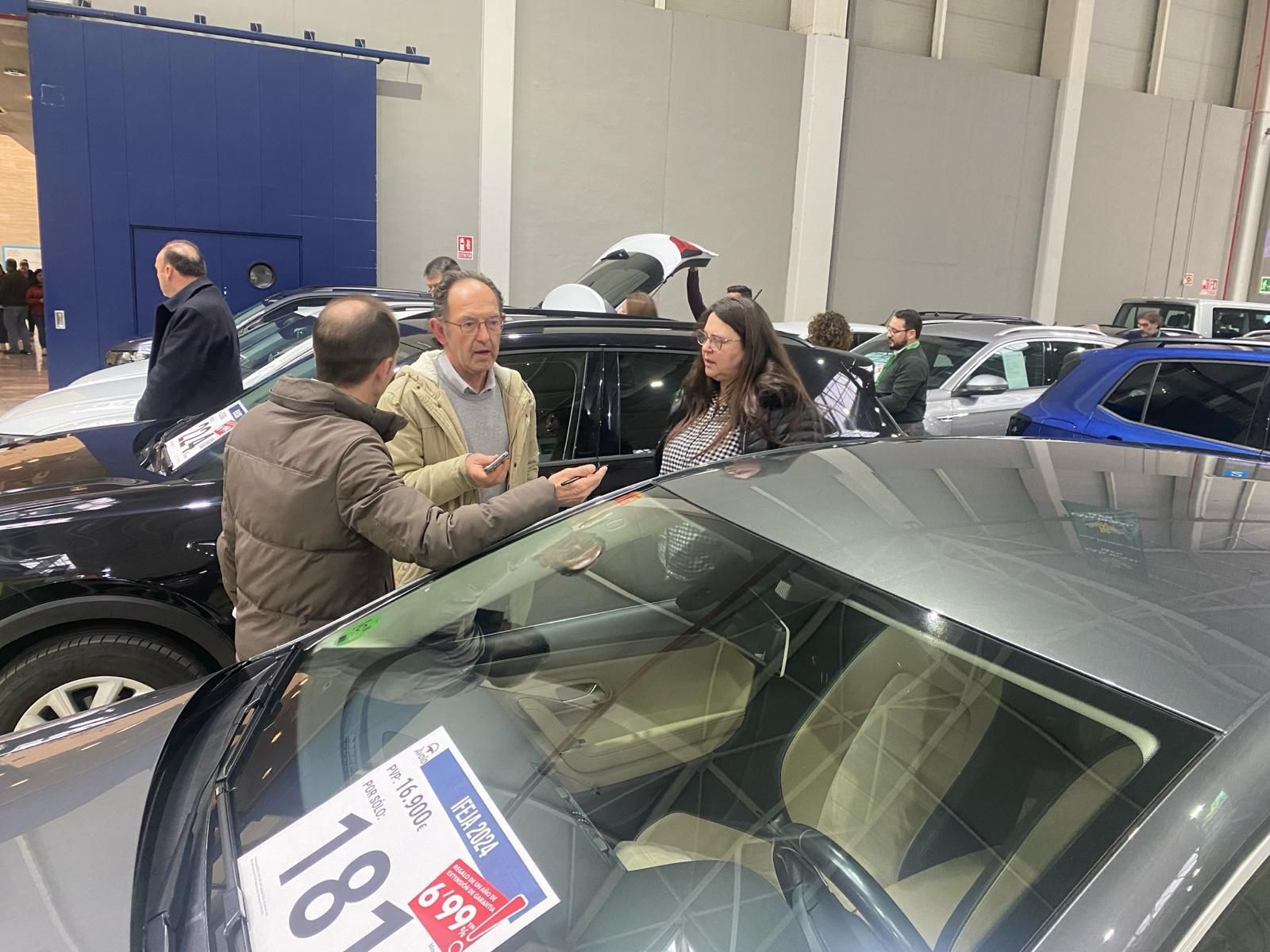 En imágenes: más de 350 coches se exponen en el XVI Salón del Vehículo de Ocasión de Jaén