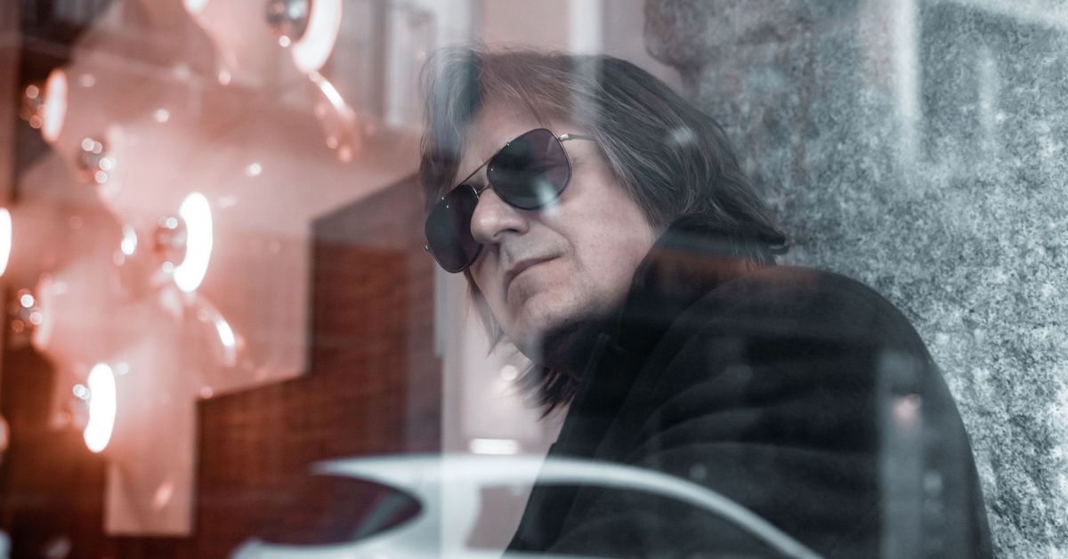 Nacho Vegas: “El mundo es caótico, y cantarlo es una forma de comprenderlo”