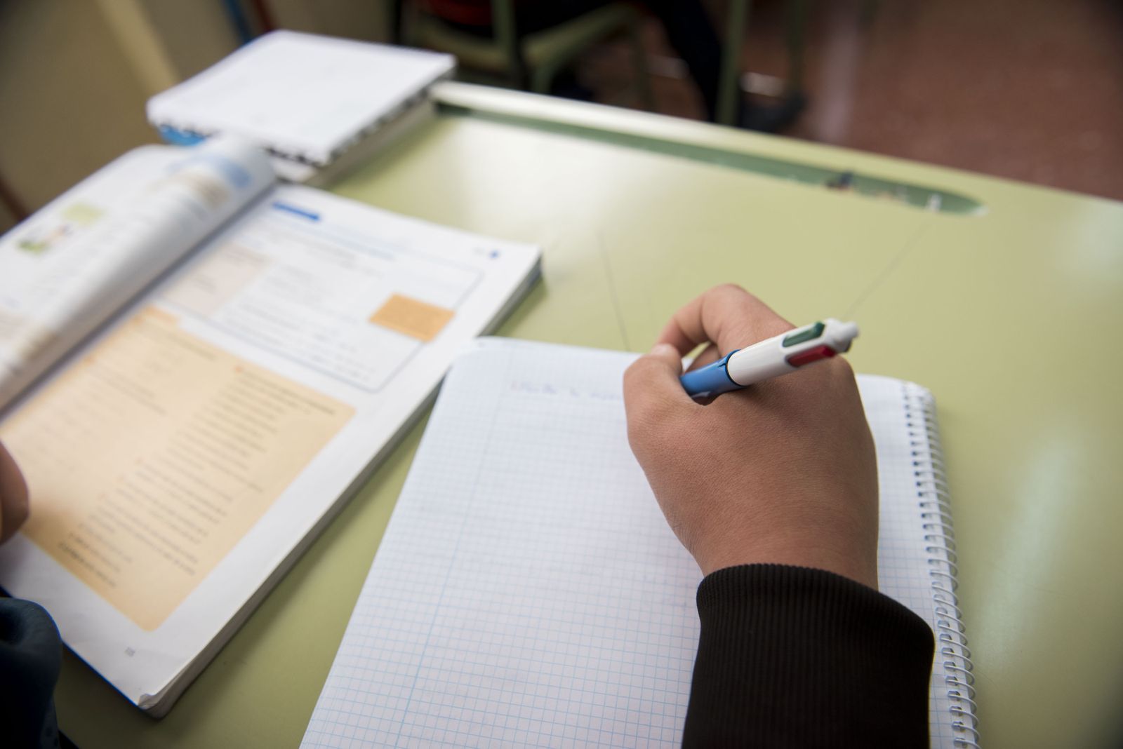 Cheque-libro en Granada: así beneficiará a 99.000 escolares