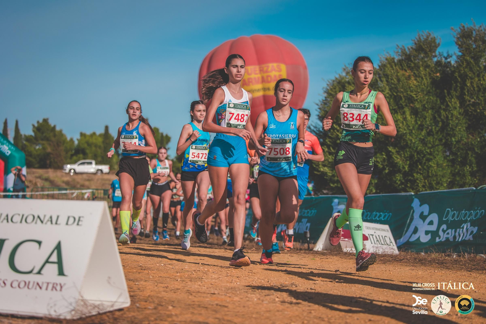 Búscate en las fotos del Cross de Itálica 2025 | 6
