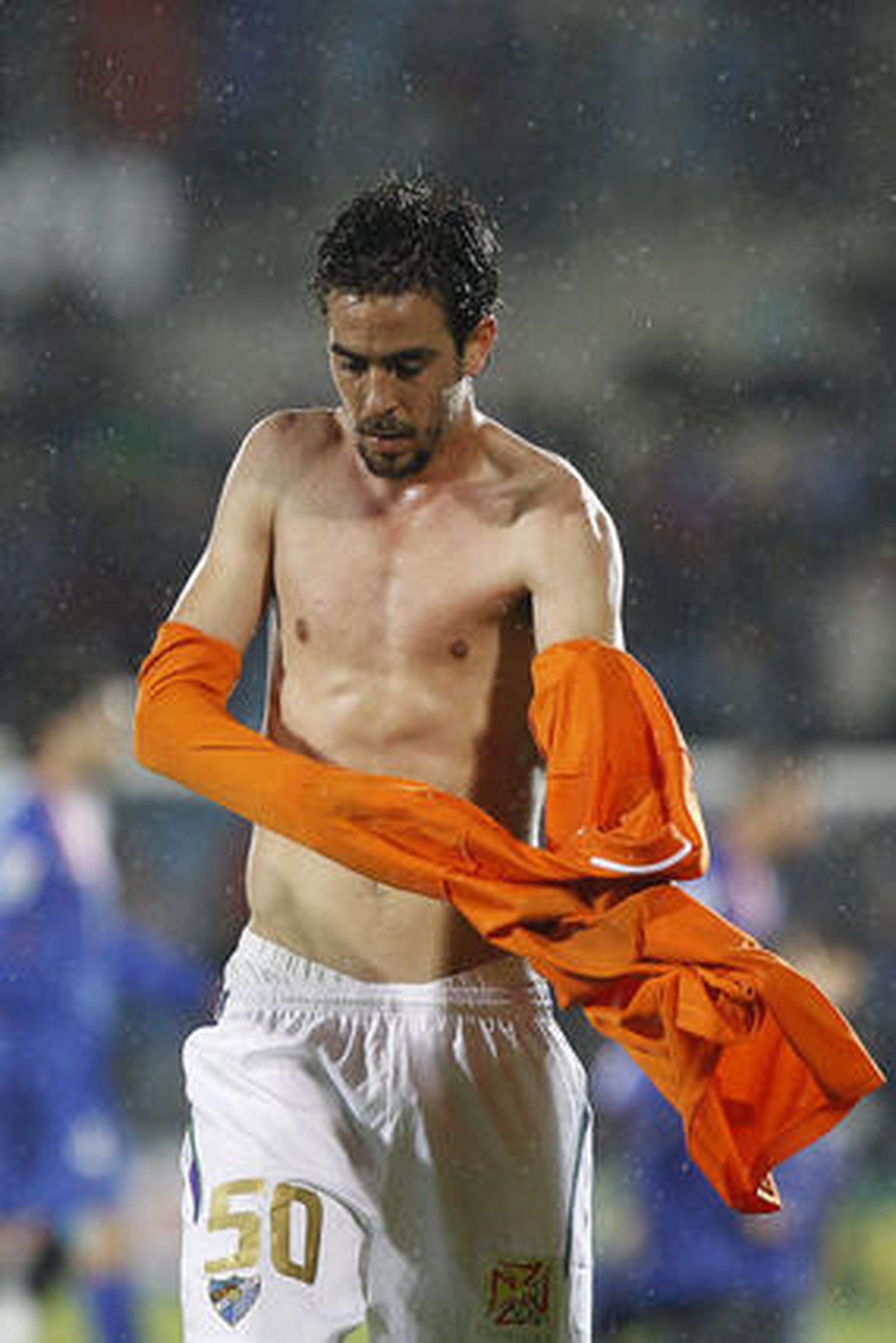 El Málaga pierde en Getafe y cae a puestos de descenso a falta de una jornada. / LOF