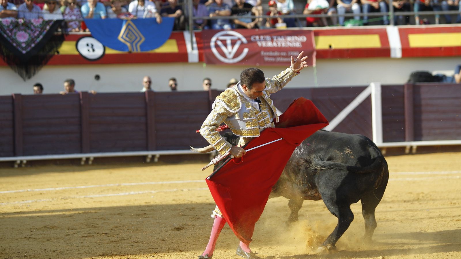 Con este toro debutó Ponce en la plaza veratense.