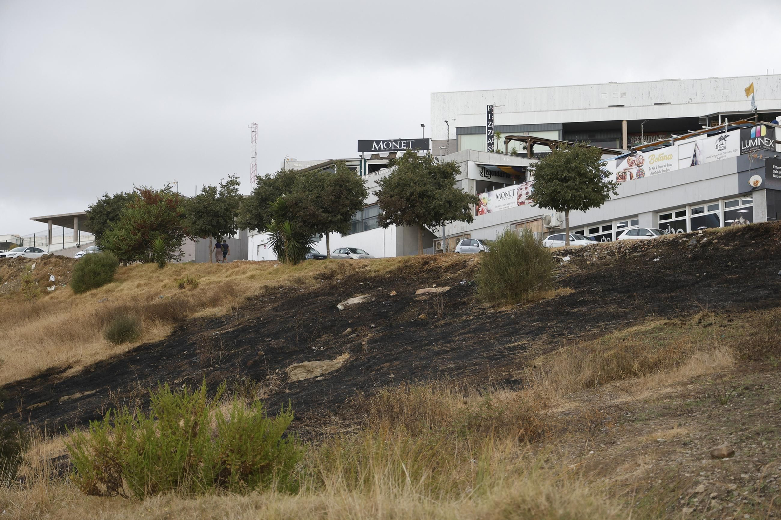 Fotos de la zona quemada en San Berbabé tras un nuevo incendio urbano en Algeciras