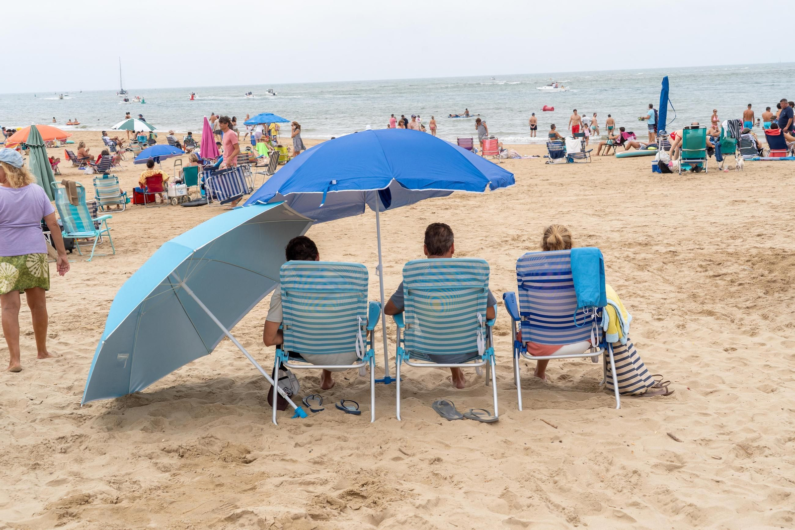 La mañana nublada en las playas de El Portíl