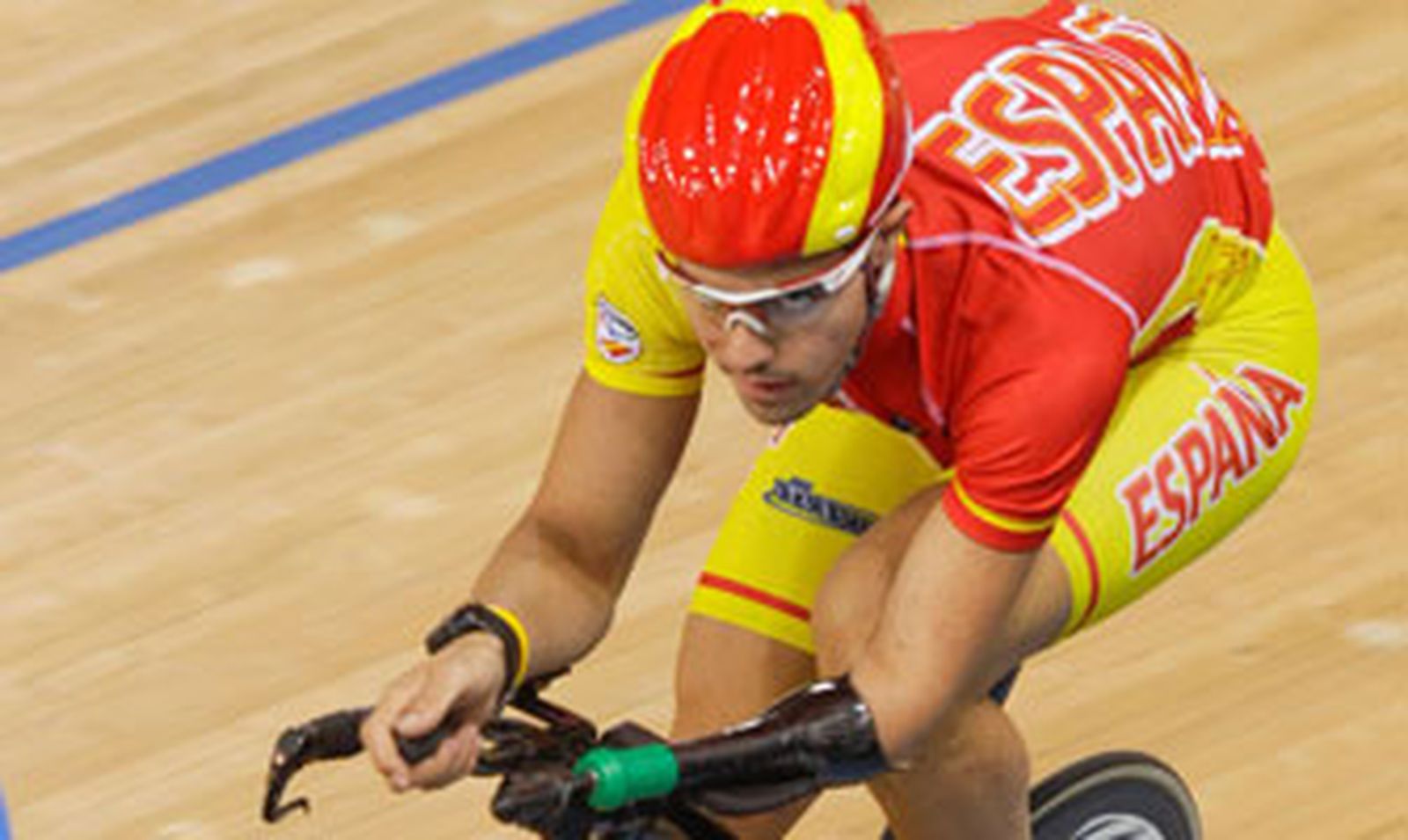 El ciclista Alfonso Cabello logra el bronce en el kilómetro en pista