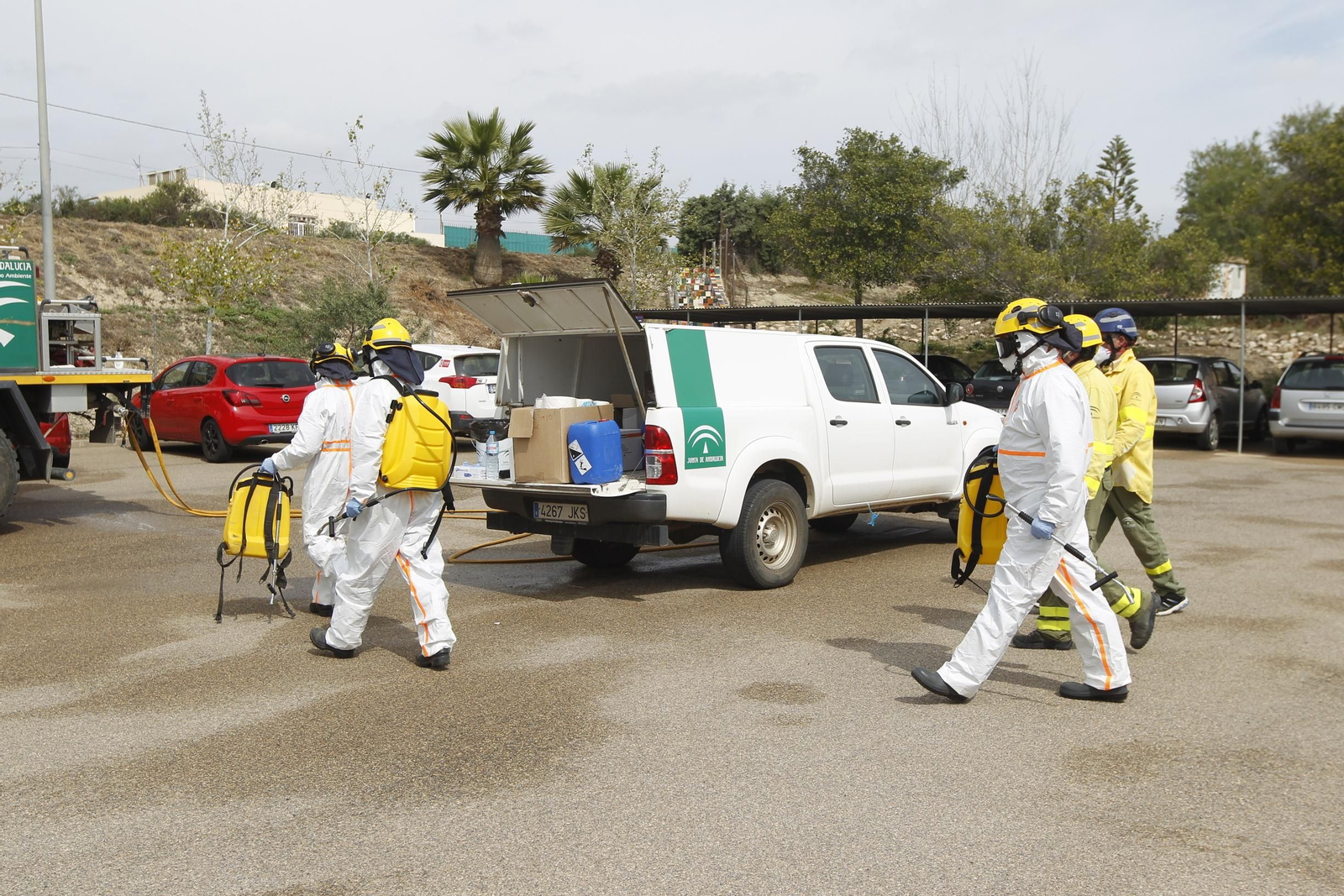 Fotogalería actuación INFOCA y UME por el coronavirus en Almería. Covid-19