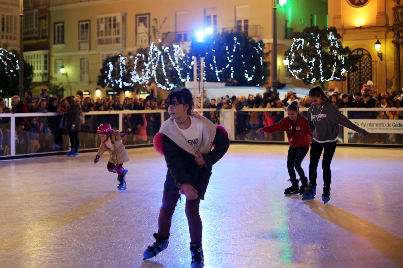 Inauguración del alumbrado extraordinario de Navidad, la pista de Hielo y la Feria de Artesanía
