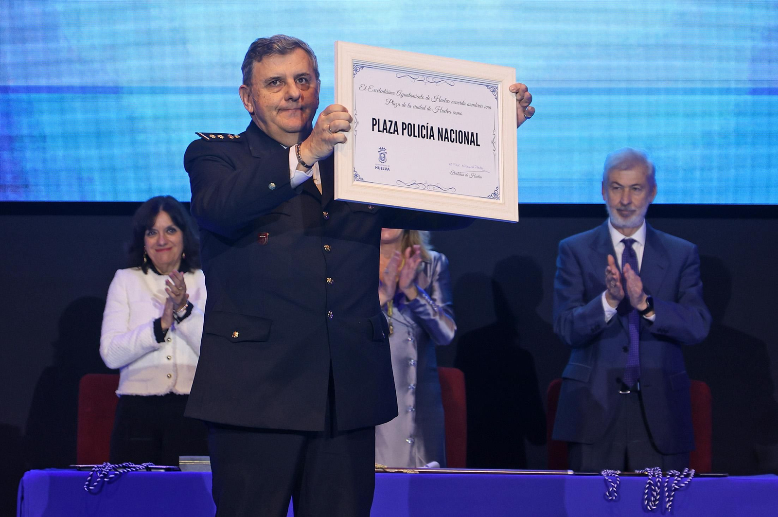 La entrega de honores y distinciones con motivo del Día de Huelva, en imágenes