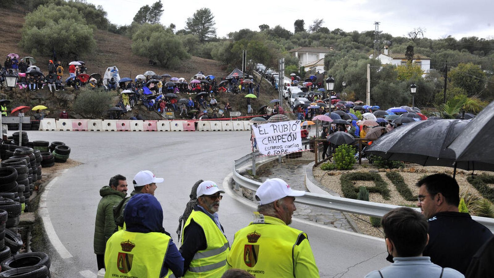 La lluvia del sábado no impidió a los aficionados disfrutar de la prueba.