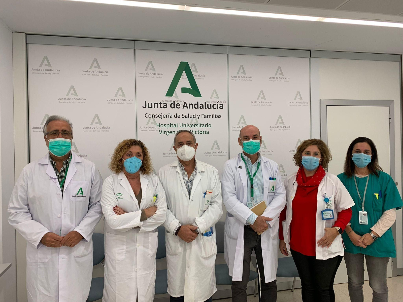 Directivos y profesionales del Hospital Clínico. Directivos y profesionales del Hospital Clínico.