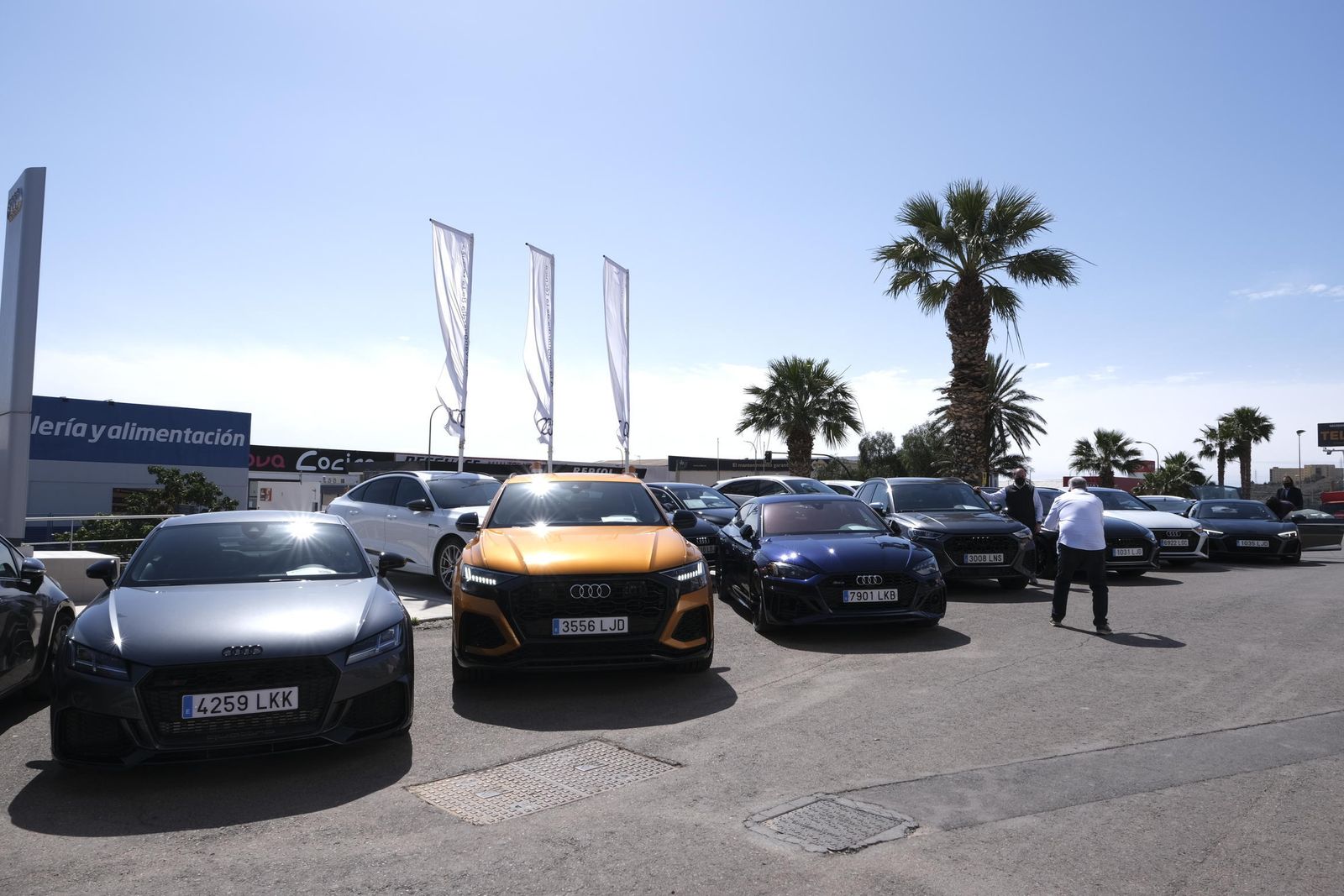 Caravana RS de Audi en las instalaciones de Audi Vera Import en Huércal de Almería