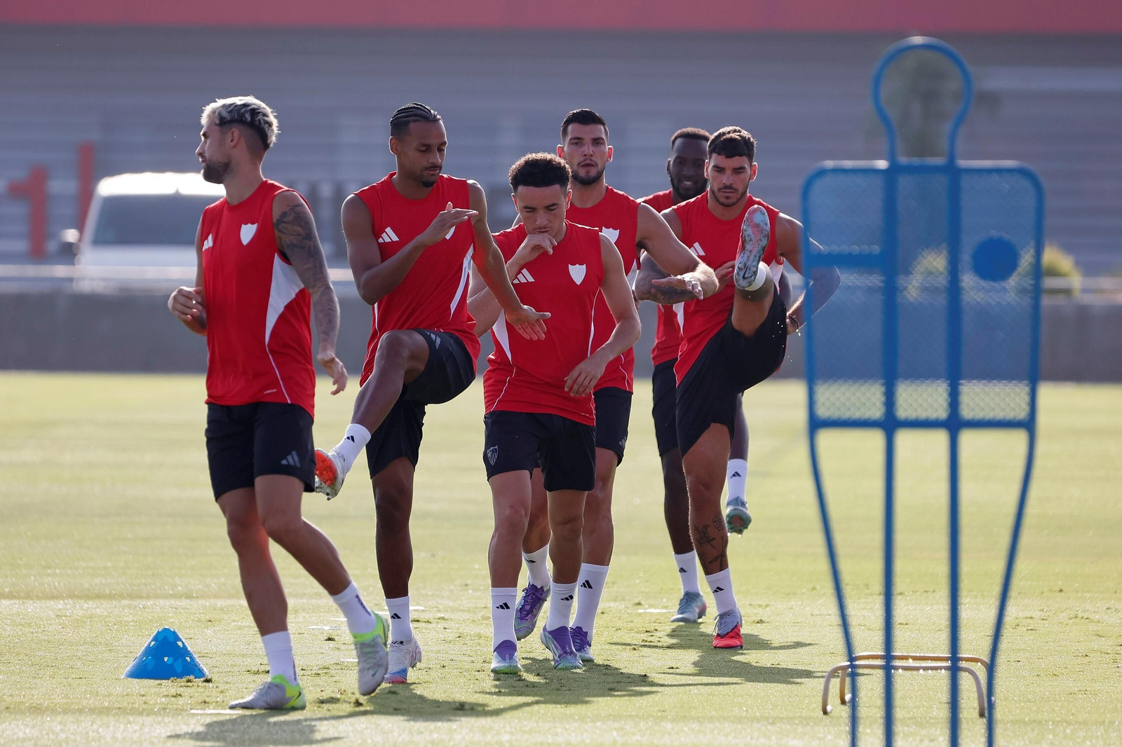 Januzaj, al inicio de una serie por delante de Sow, Rubén Vargas, Rafa Mir, Isaac y Lukébakio.