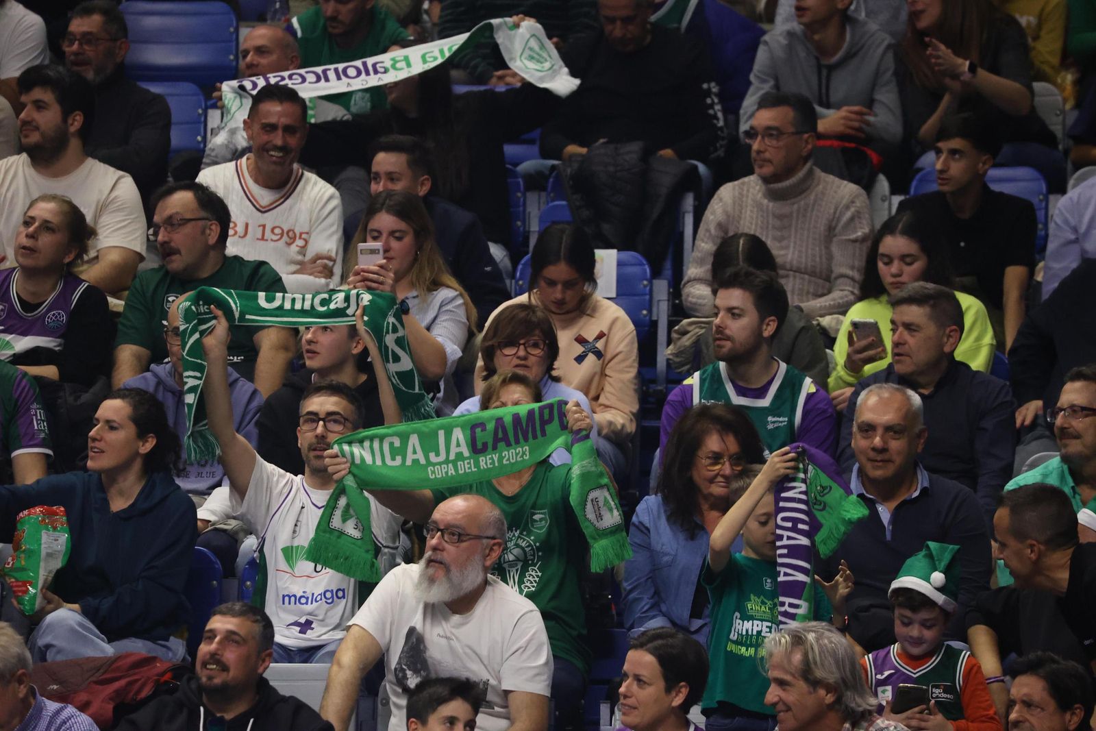 Búscate en las gradas del Carpena en el Unicaja-Breogán