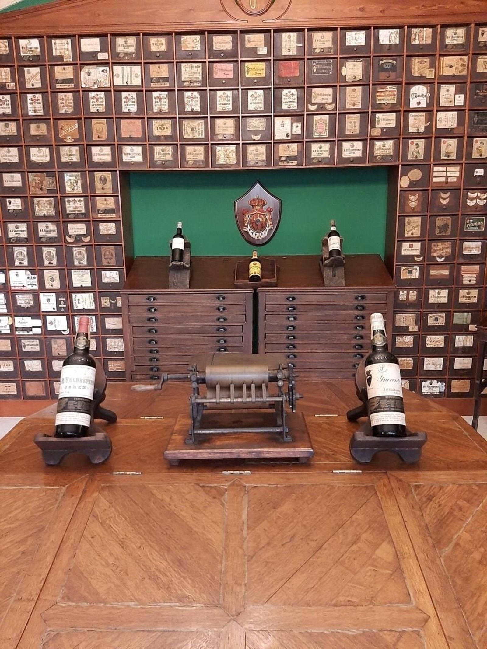 La imprenta de Valdespino en las bodegas del Grupo Esteve.