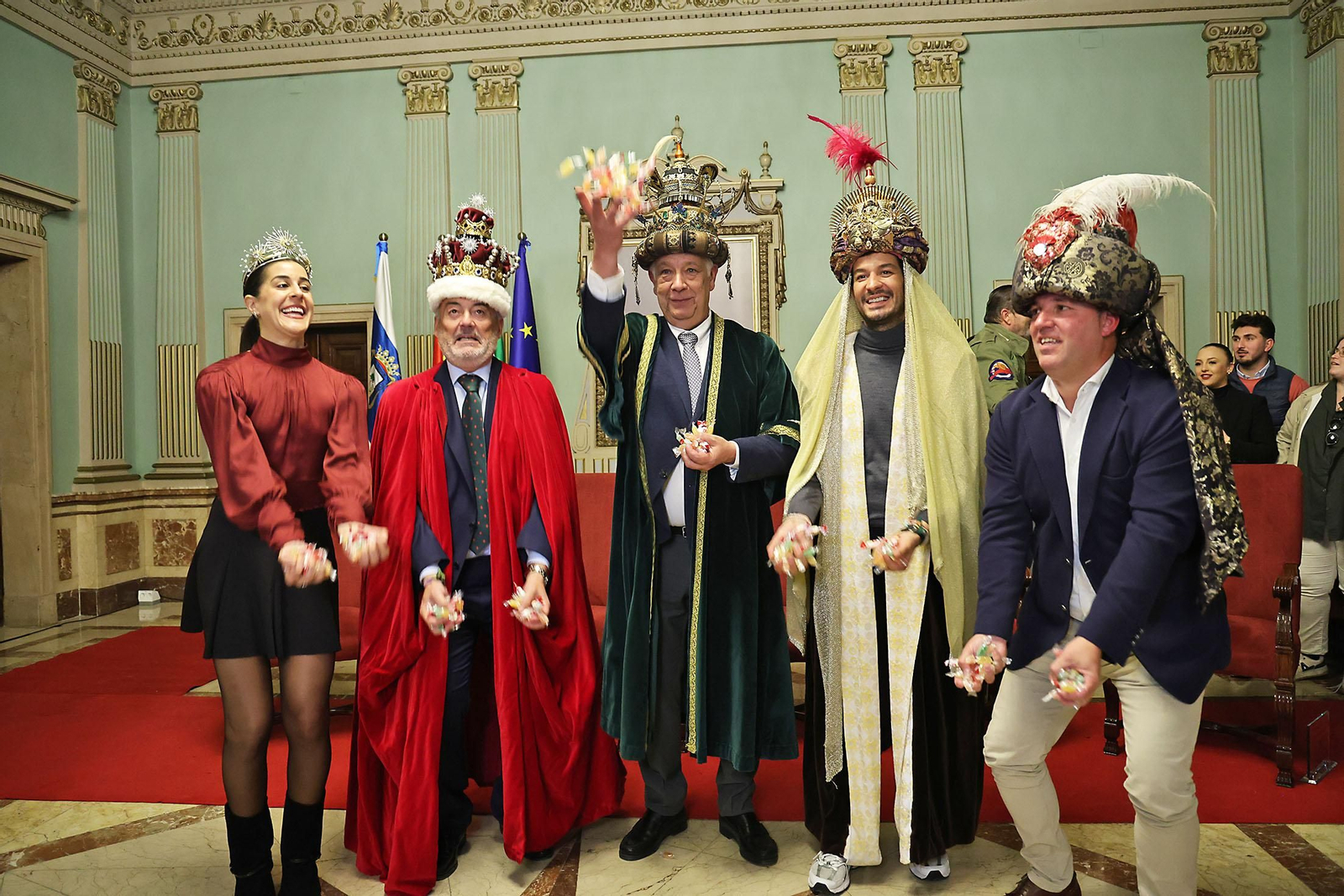 Imágenes de la Coronación de sus Majestades los Reyes Magos de Huelva 2025