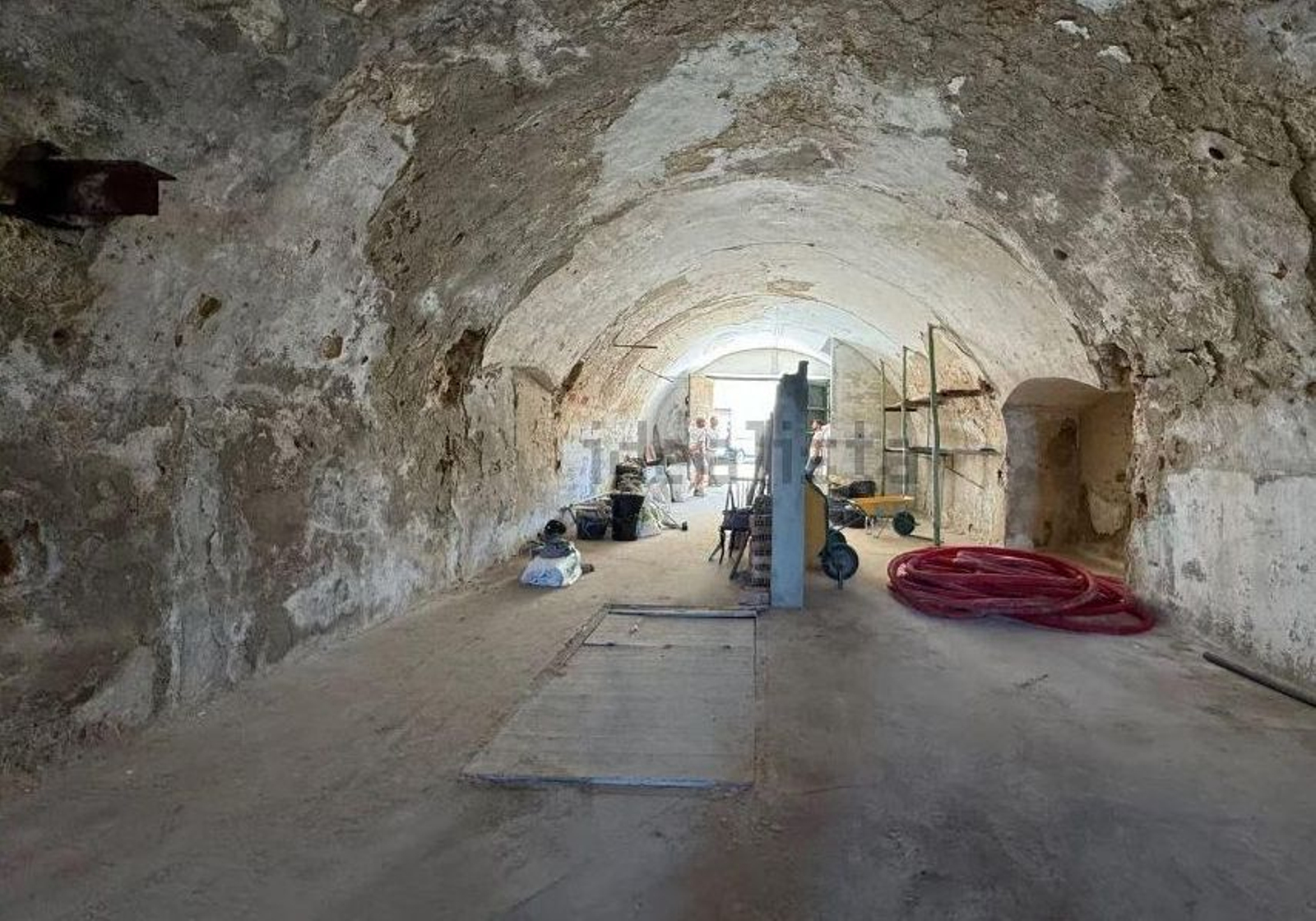 Captura de una imagen del interior de la planta baja del local.