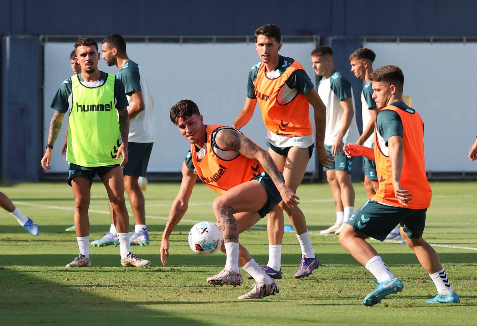 Eneko Jauregi se ejercita en su primer día como jugador del Málaga CF
