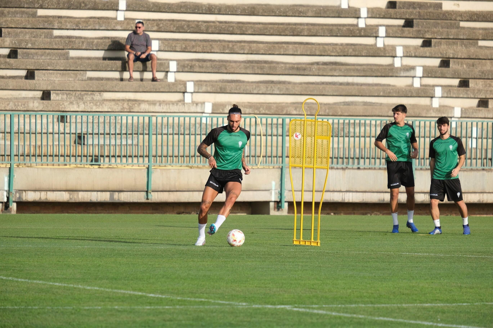 El primer entrenamiento del Córdoba CF, en imágenes