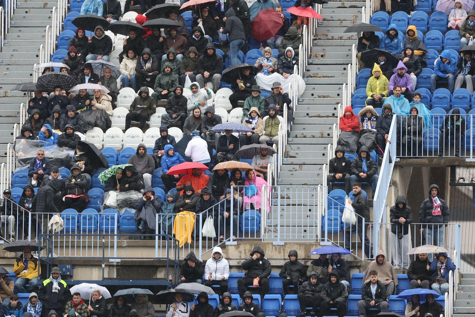 Búscate en las gradas de La Rosaleda en el Málaga CF-Almería