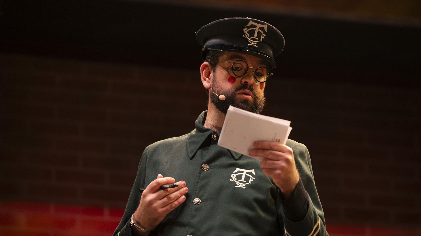 Las imágenes del pregón de Antoñito Molina en el carnaval de Cádiz 2025