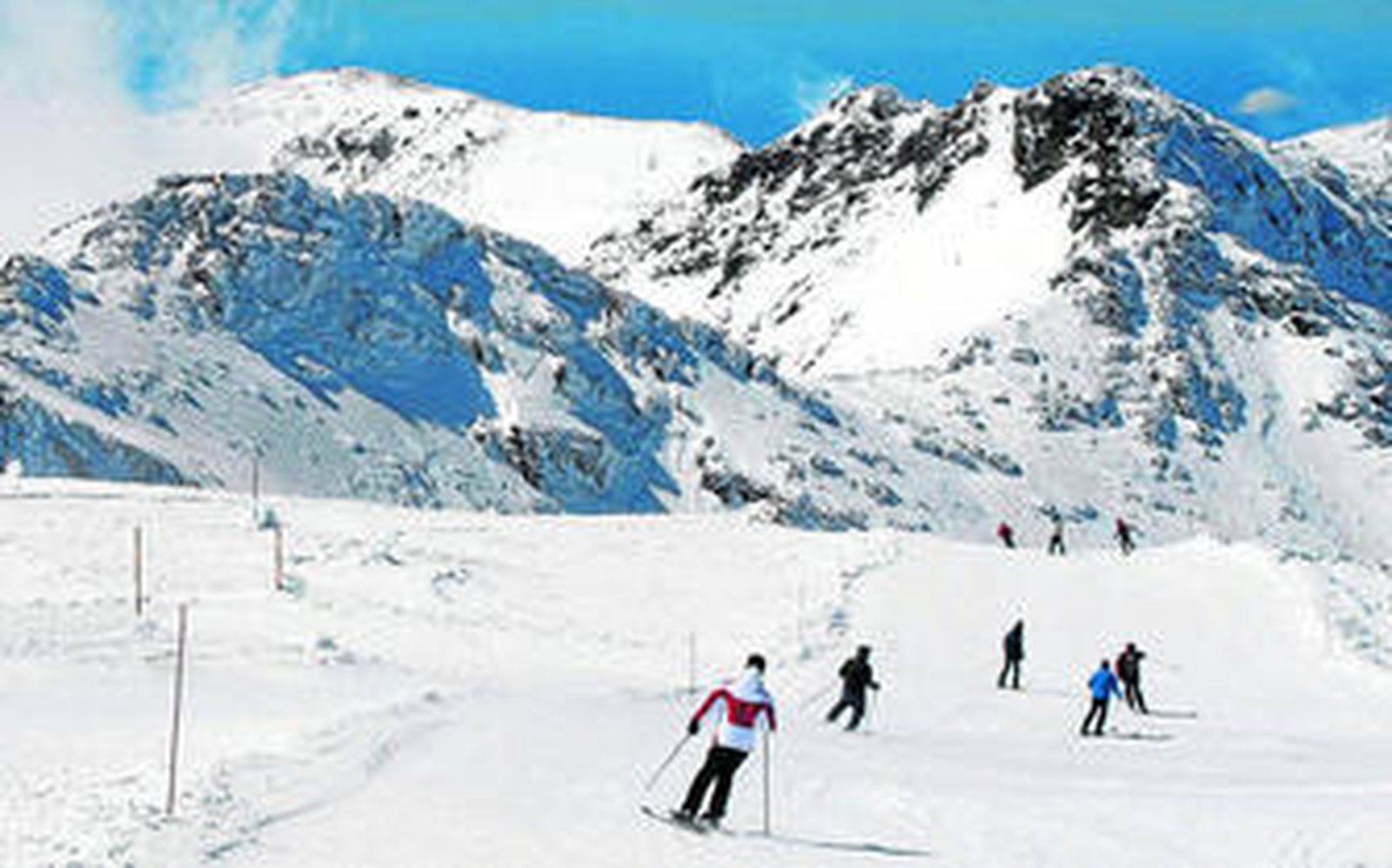 Esquiar en primavera es posible en Sierra Nevada hasta el próximo 3 de mayo.