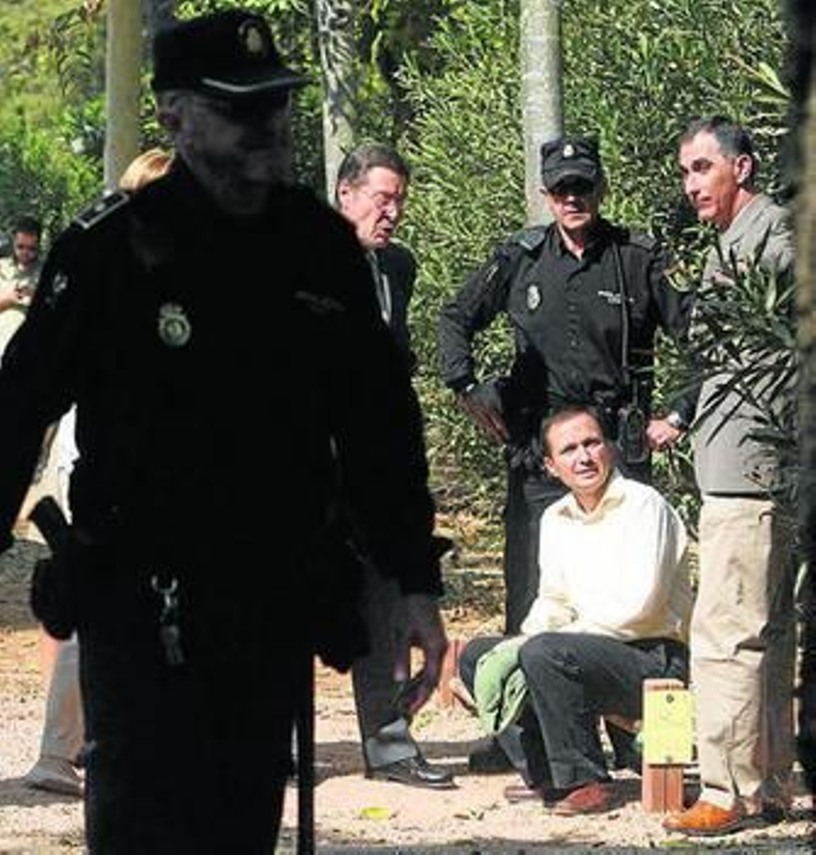 Bretón, sentado en el lugar donde perdió a Ruth y José.