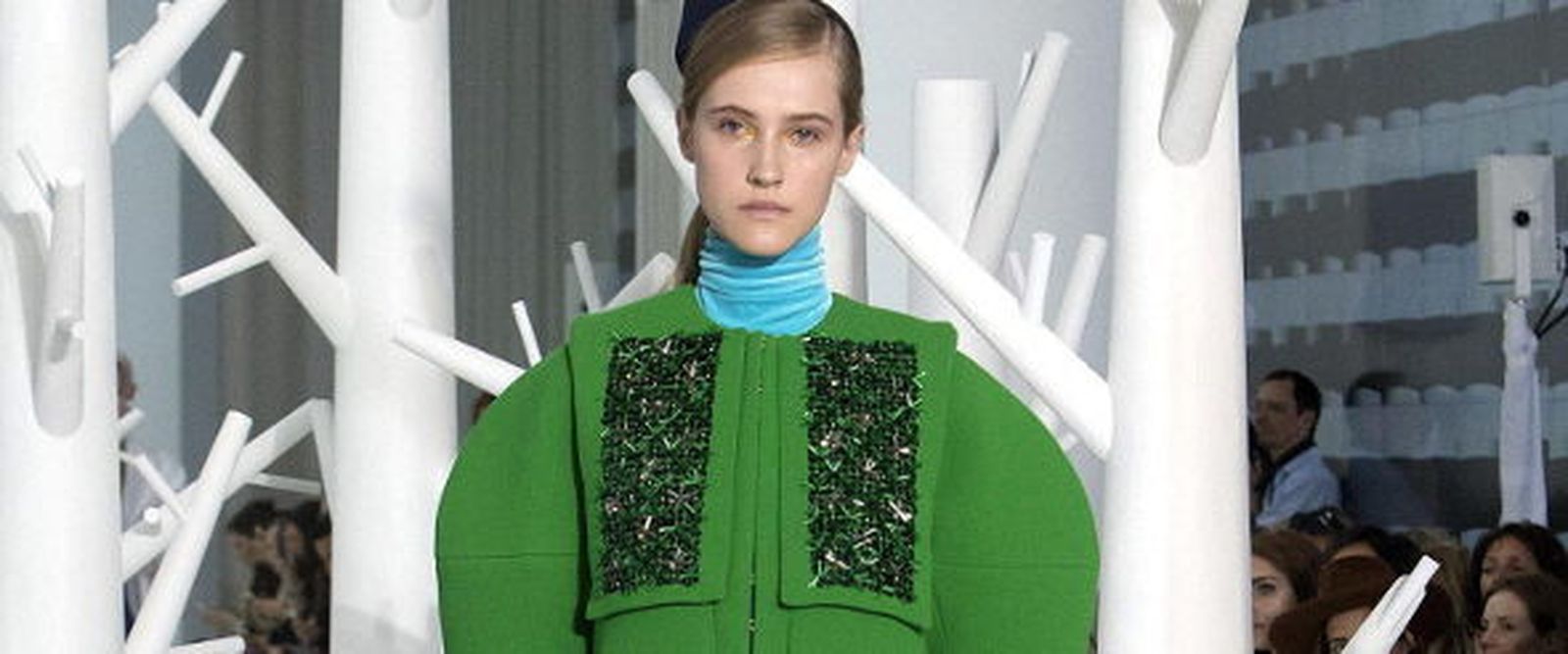 Uno de los modelos de la nueva colección de DelPozo. EFE/Miguel Rajmil