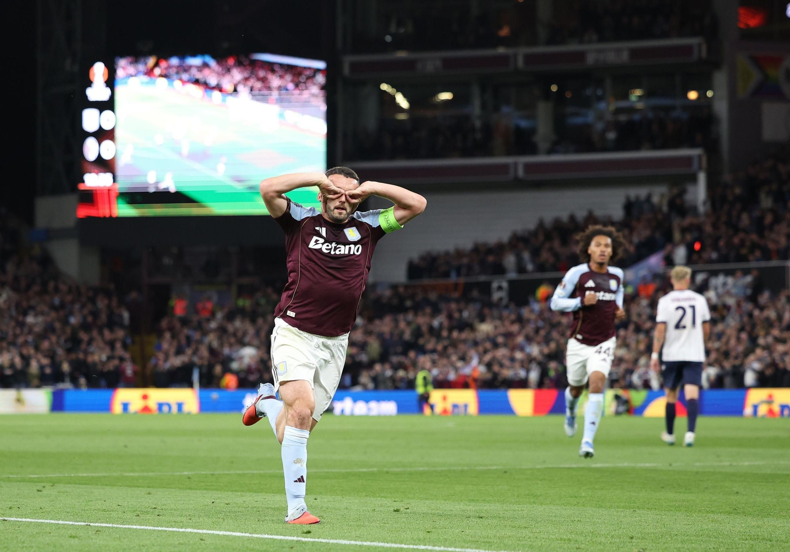 Aston Villa-Bolonia (21).jpg