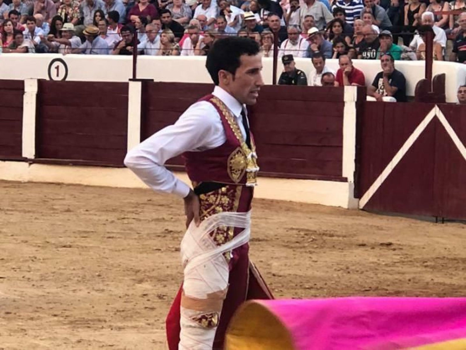 Percance y triunfo de David de Miranda ayer tarde en Almazan