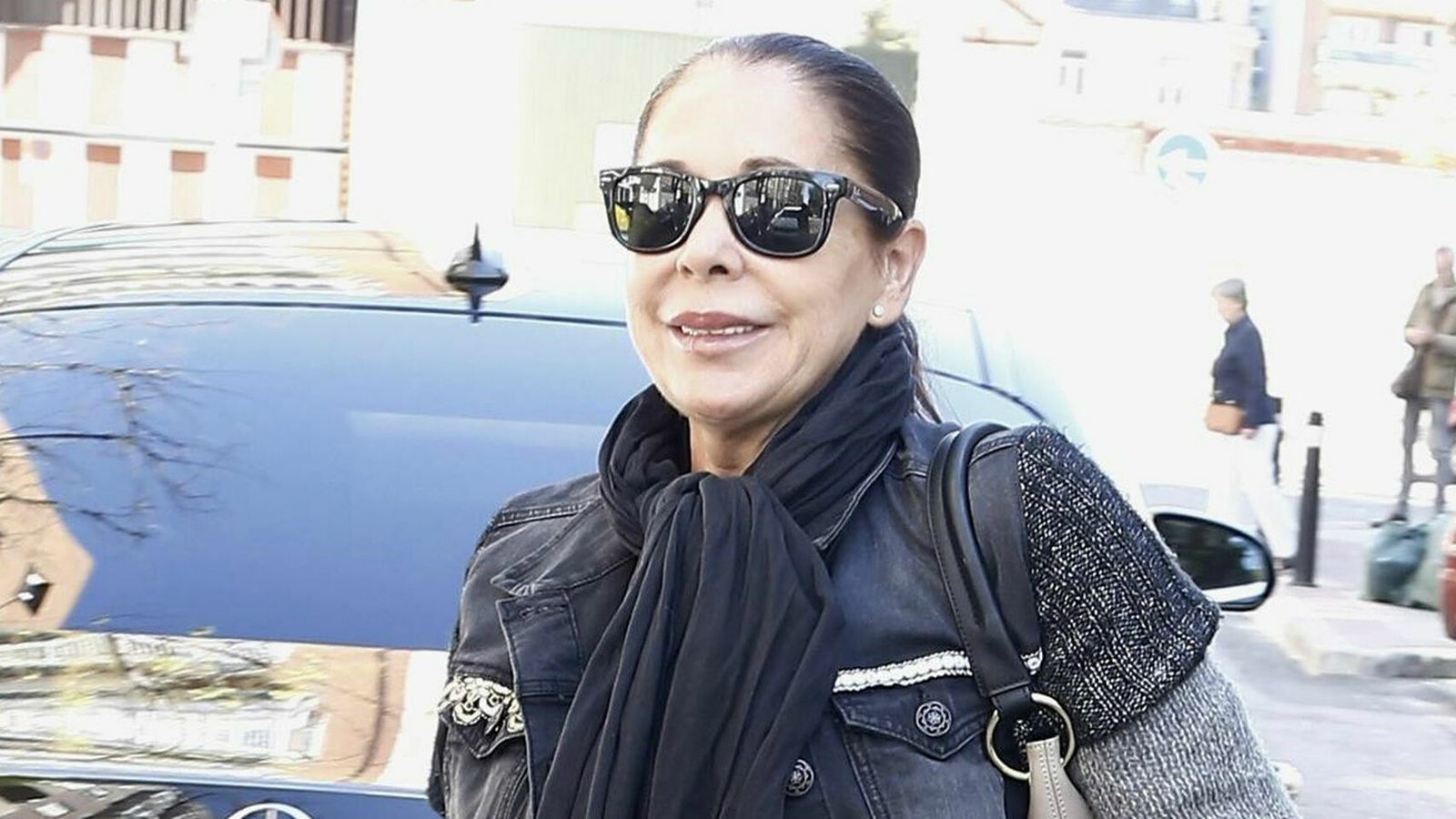 Isabel Pantoja, a su salida del centro de belleza en Madrid.