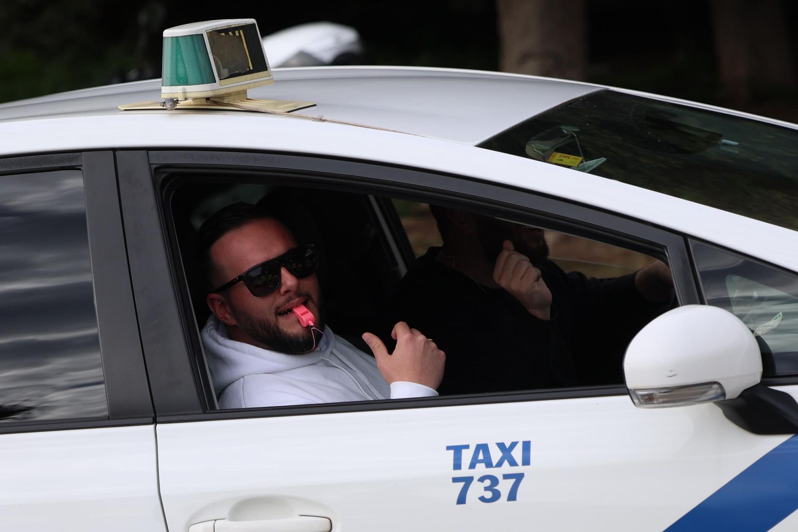 La huelga de taxistas en Málaga en imágenes