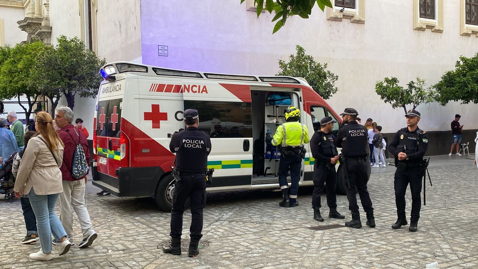 La ambulancia trasladada hasta la plaza San Francisco
