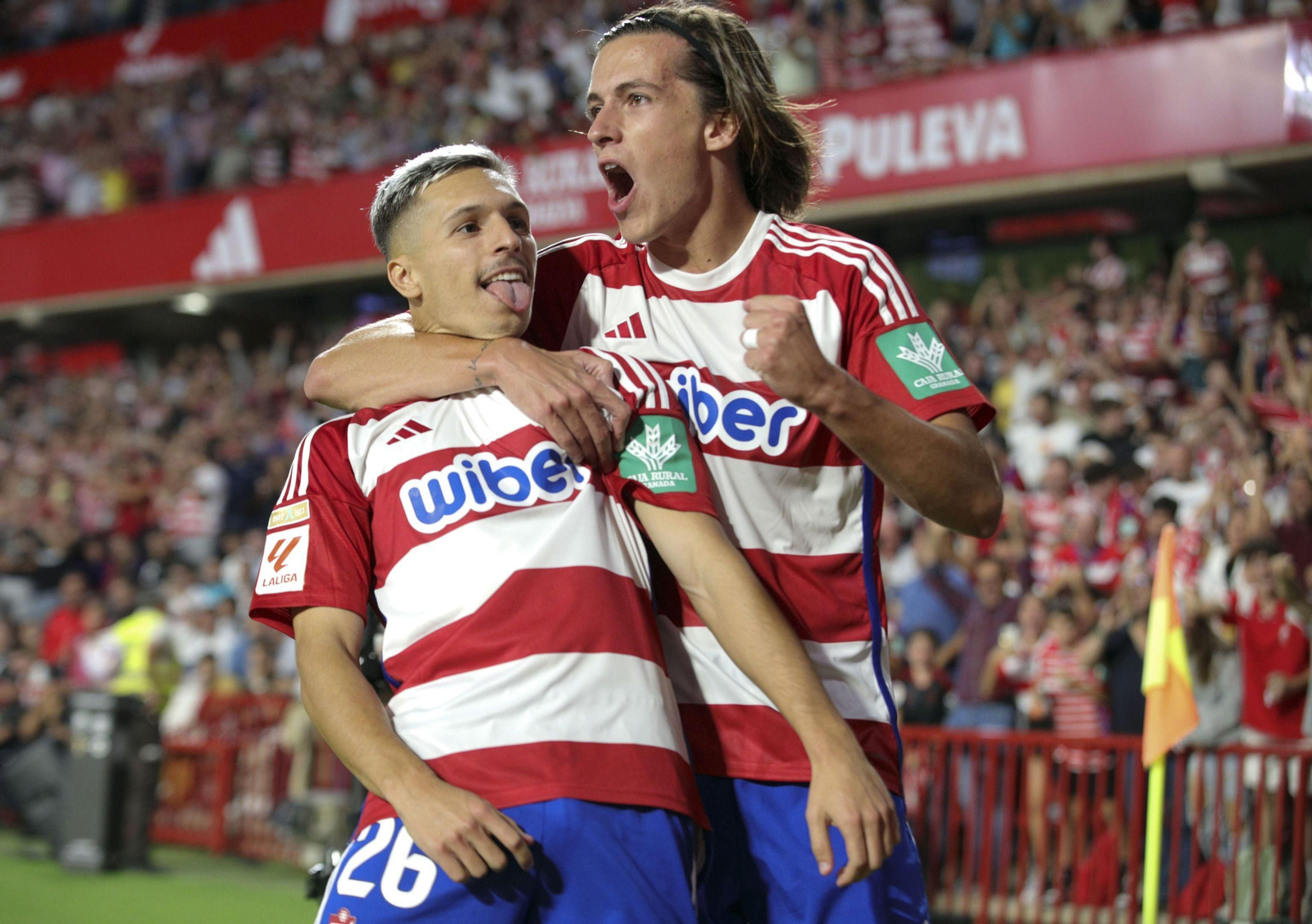 Bryan Zaragoza celebra un gol. Bryan Zaragoza celebra un gol.