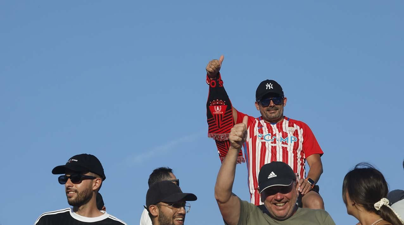 Búscate entre los aficionados del Algeciras CF - Sevilla Atlético en el Nuevo Mirador