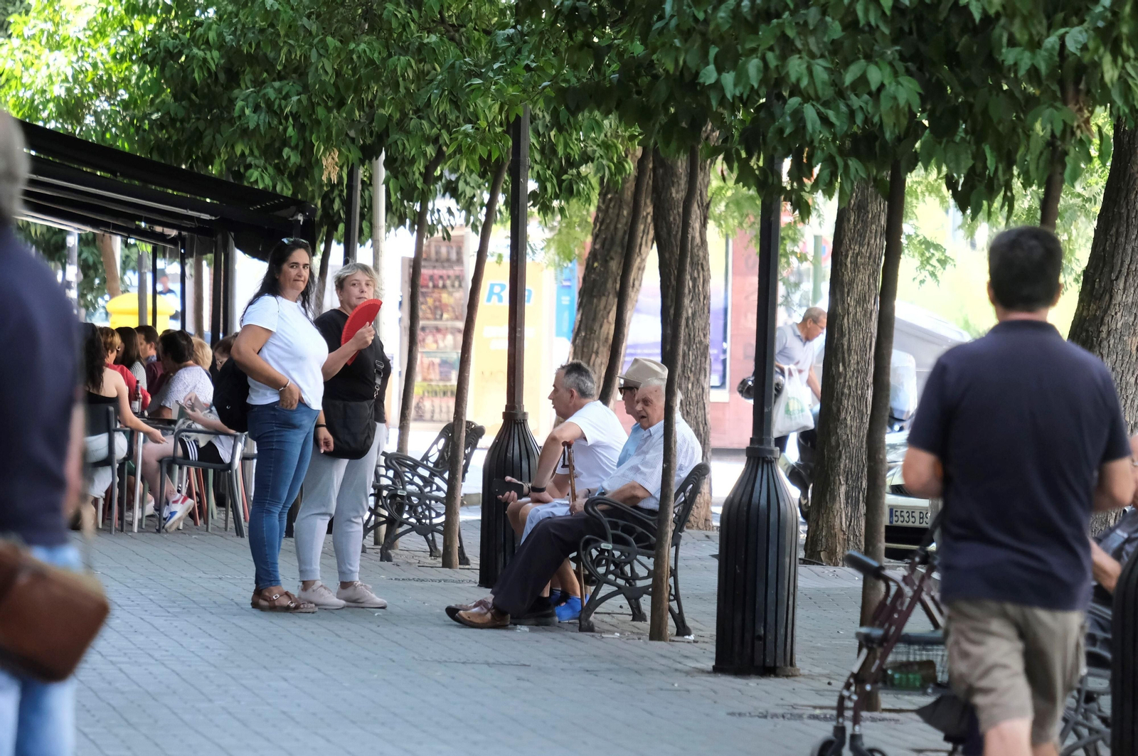 Un día de agosto en el barrio de la Viñuela de Córdoba, en imágenes