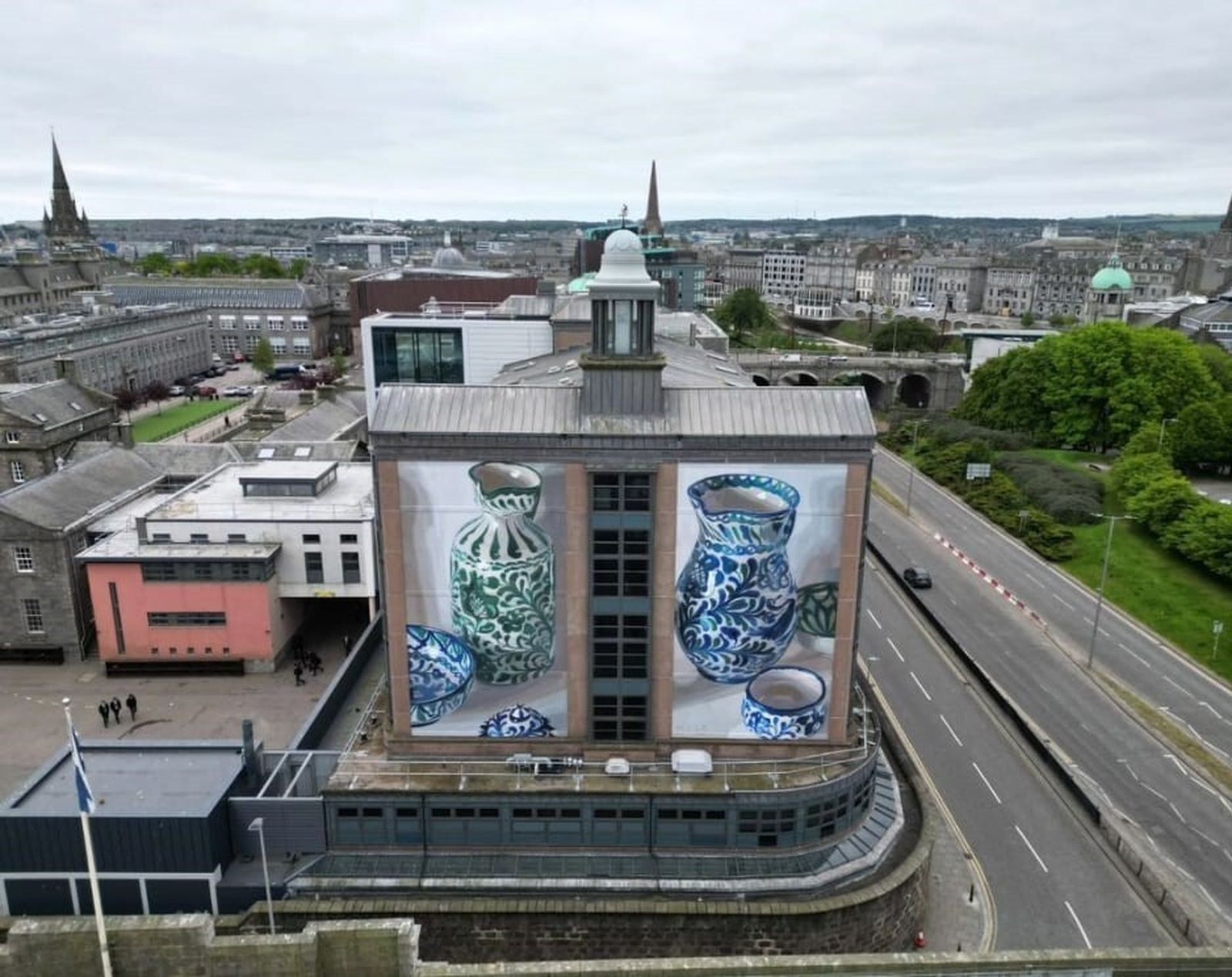 Mural realizado por Manolo Mesa en Escocia.