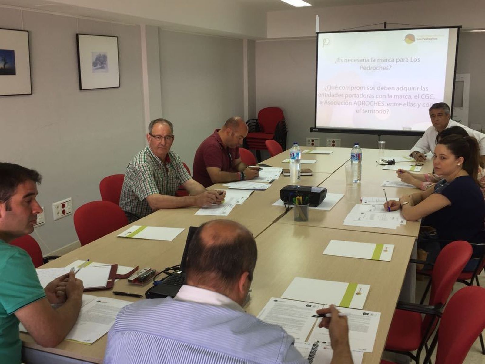 Un momento de la reunión celebrada.