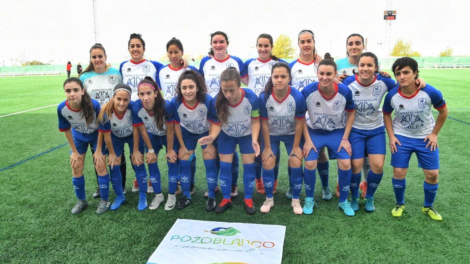 Formación del Pozoalbense en su partido ante el Castuera.