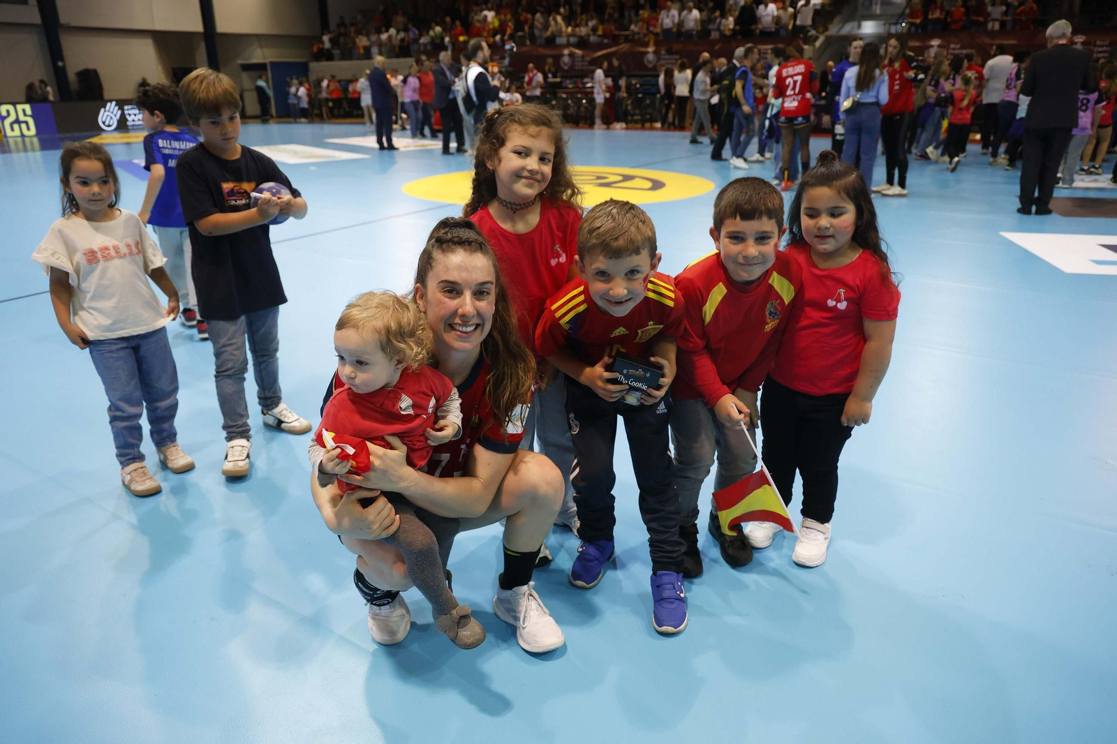Búscate durante el España - Croacia de balonmano en Algeciras