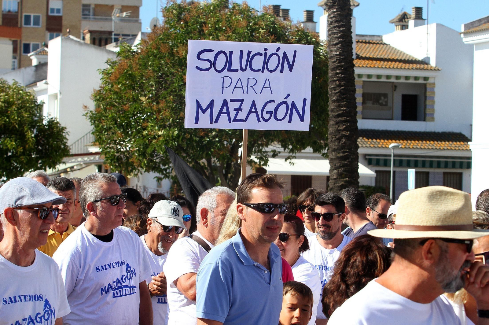 La manifestación "Salvemos Mazagón" en imágenes