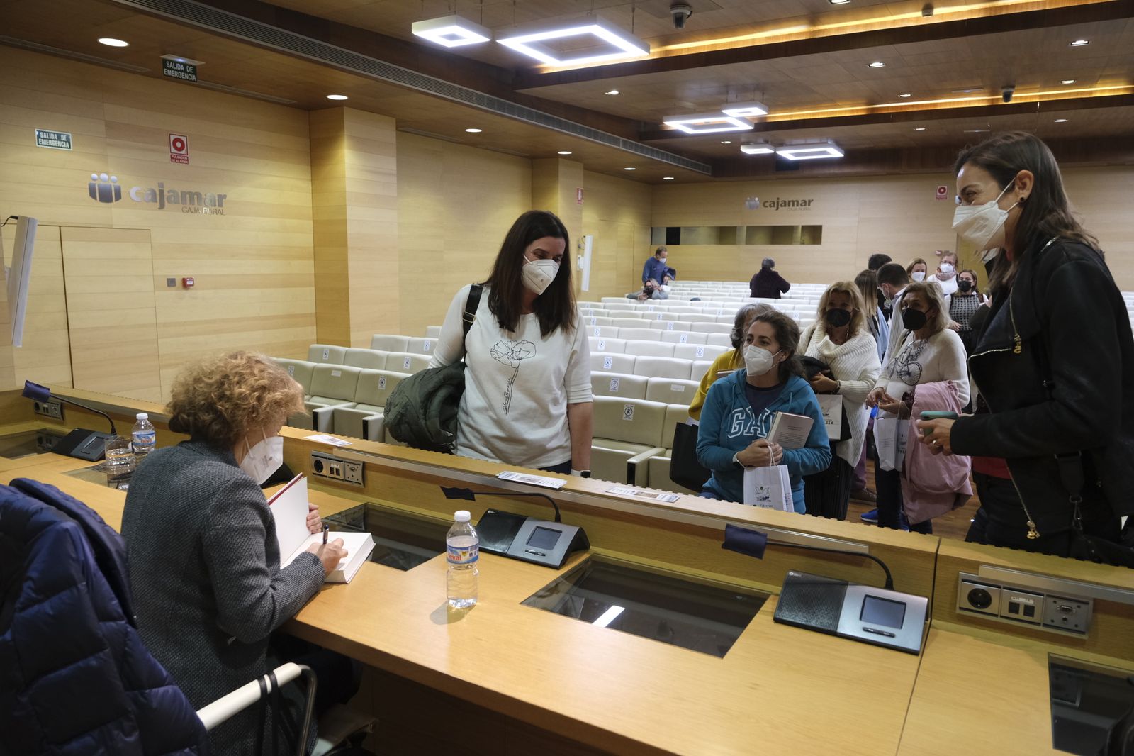 Fotogalería Diario de los Libros, con Julia Navarro. Almería