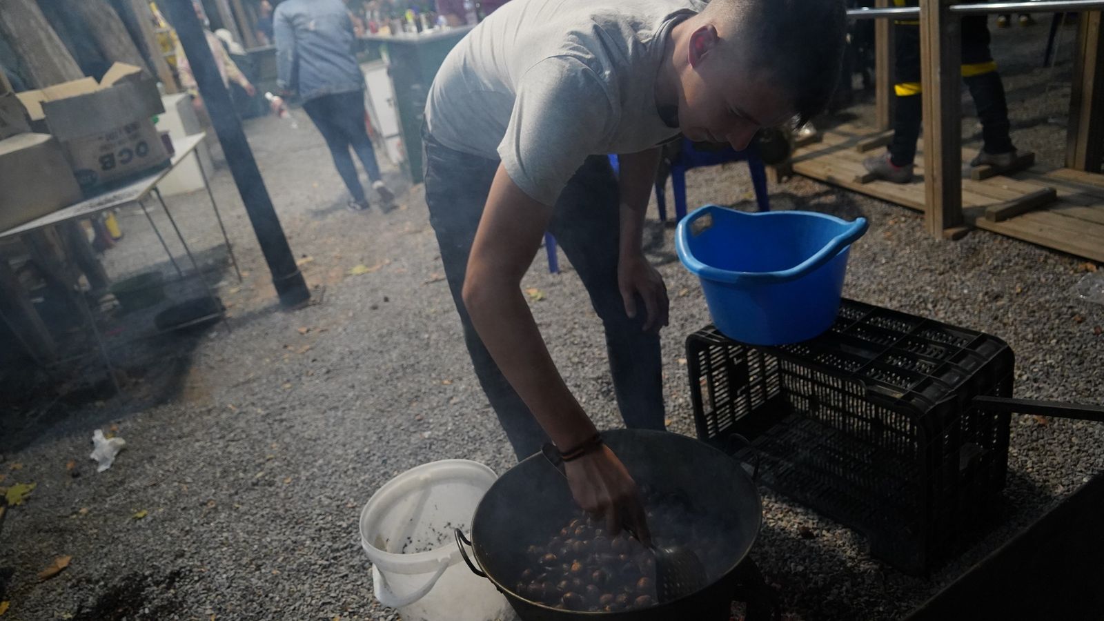 Alcaudique, en Berja, se quedó sin castañas en su fiesta popular
