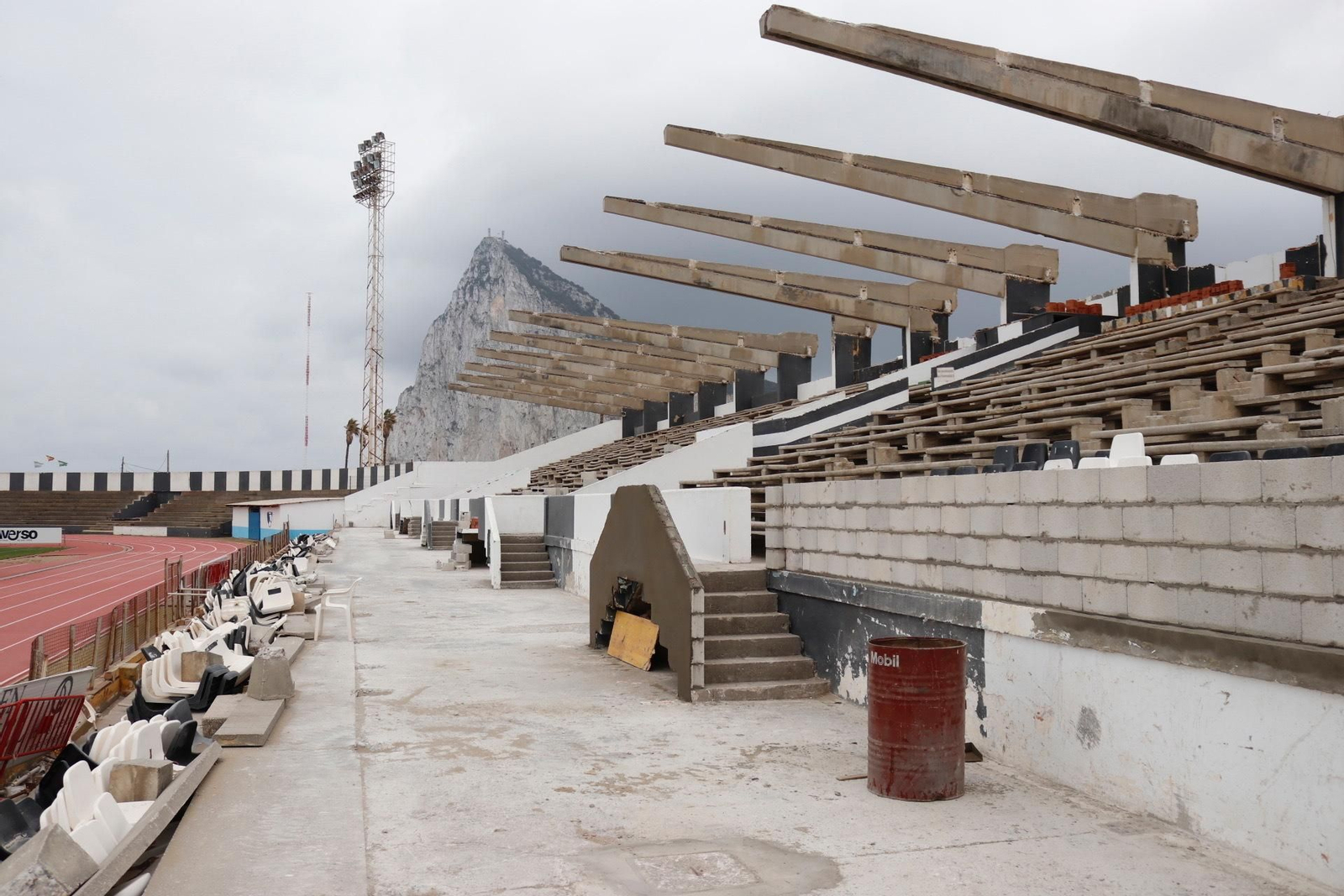 La grada de Tribuna, ya sin la tradicional visera