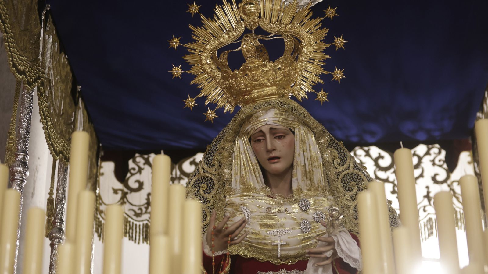 Preparativos en las iglesias de Algeciras para la Magna Mariana, en imágenes