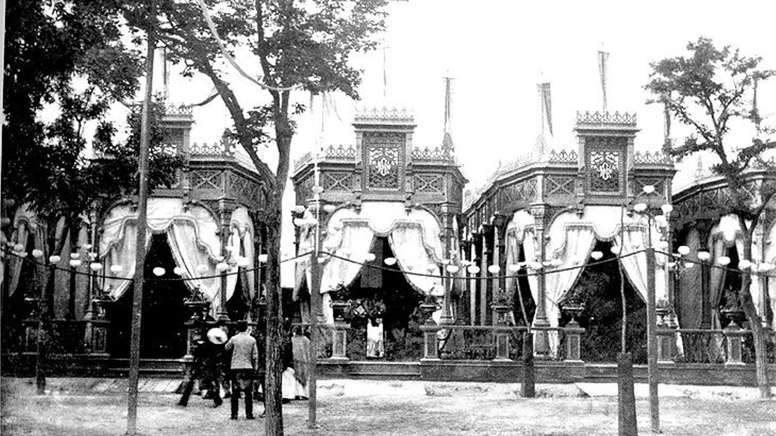 Casetas familiares diseñadas por el arquitecto municipal José Sáez, en 1893, para alquilarlas a particulares.